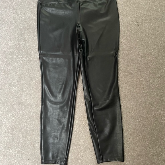 Badgley Mischka Faux Leather Pants L (12) - Picture 3 of 3